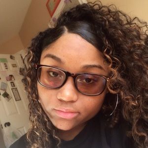 Meet your Posher, Alayziah